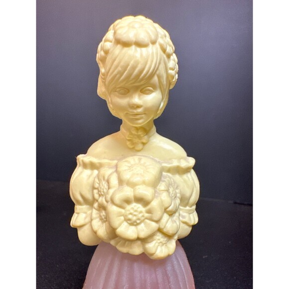 Vintage Avon Sweet Honesty Figurine Perfume Bottle - Picture 5 of 7